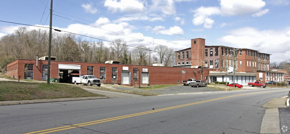 121-125 Boone Rd, Eden, NC à vendre - Photo du bâtiment - Image 2 de 2