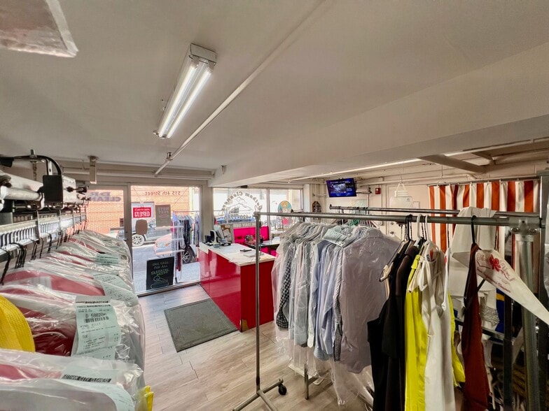 515 4th St, Hoboken, NJ for lease - Interior Photo - Image 3 of 6