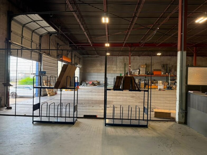 4603 Warehouse Ln, Laredo, TX for lease - Interior Photo - Image 2 of 5
