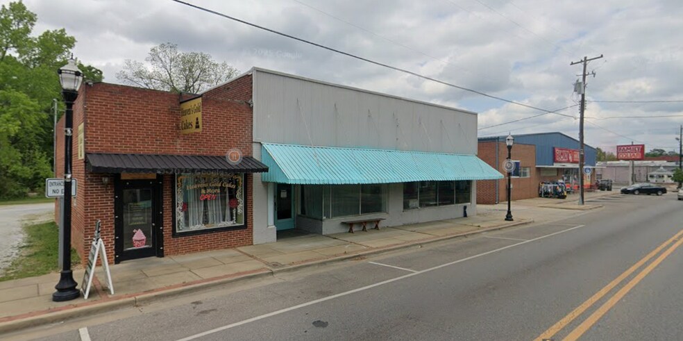911 1st St SW, Childersburg, AL à vendre - Photo du bâtiment - Image 3 de 6
