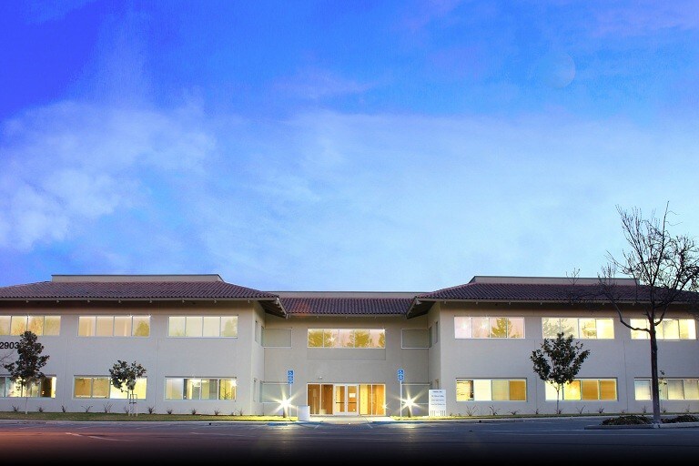 2903 Bunker Hill Ln, Santa Clara, CA à louer - Photo du bâtiment - Image 2 de 5