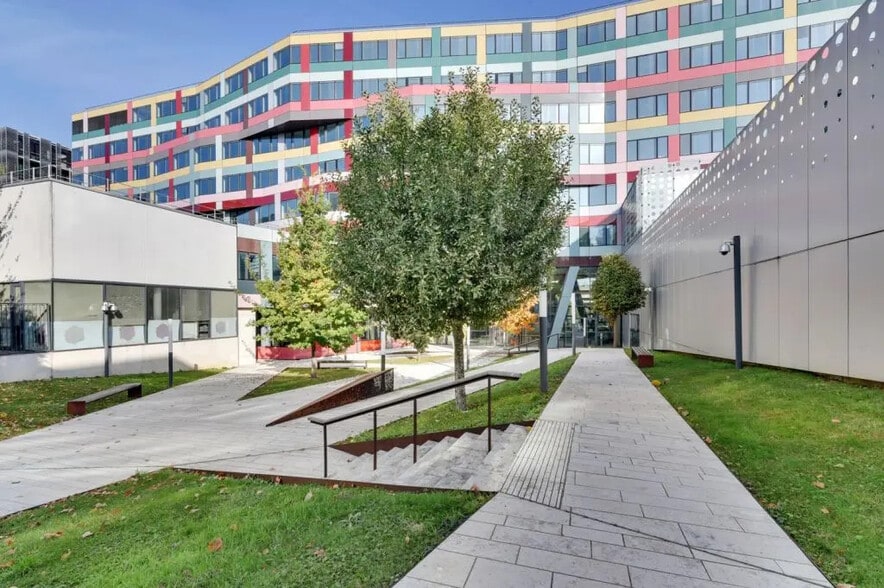 126 Boulevard Macdonald, Paris à louer - Photo du bâtiment - Image 2 de 10