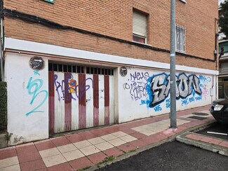 Plus de détails pour Multi-résidentiel à vendre