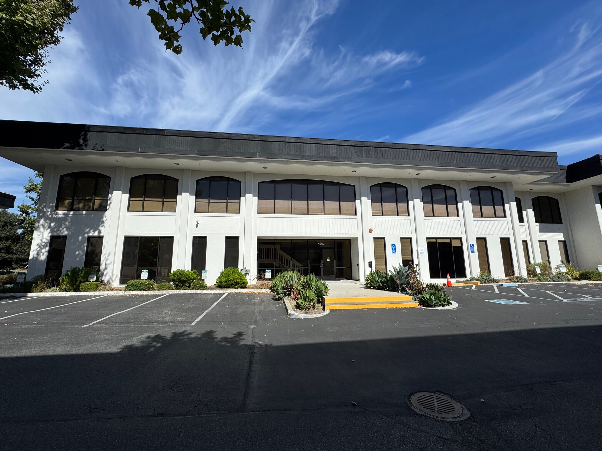 4962 El Camino Real, Los Altos, CA à louer Photo principale- Image 1 de 6