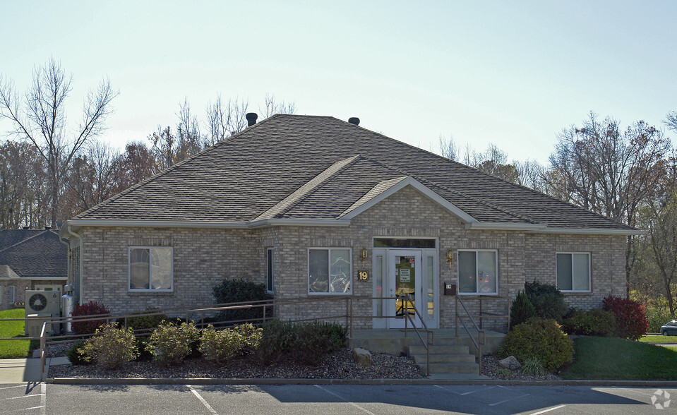 19 Emerald Ter, Swansea, IL for lease - Building Photo - Image 3 of 24