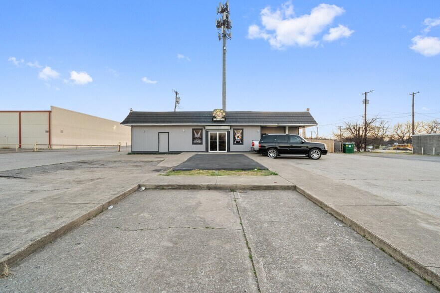 5215 Singing Hills Dr, Dallas, TX à vendre - Photo du bâtiment - Image 3 de 38