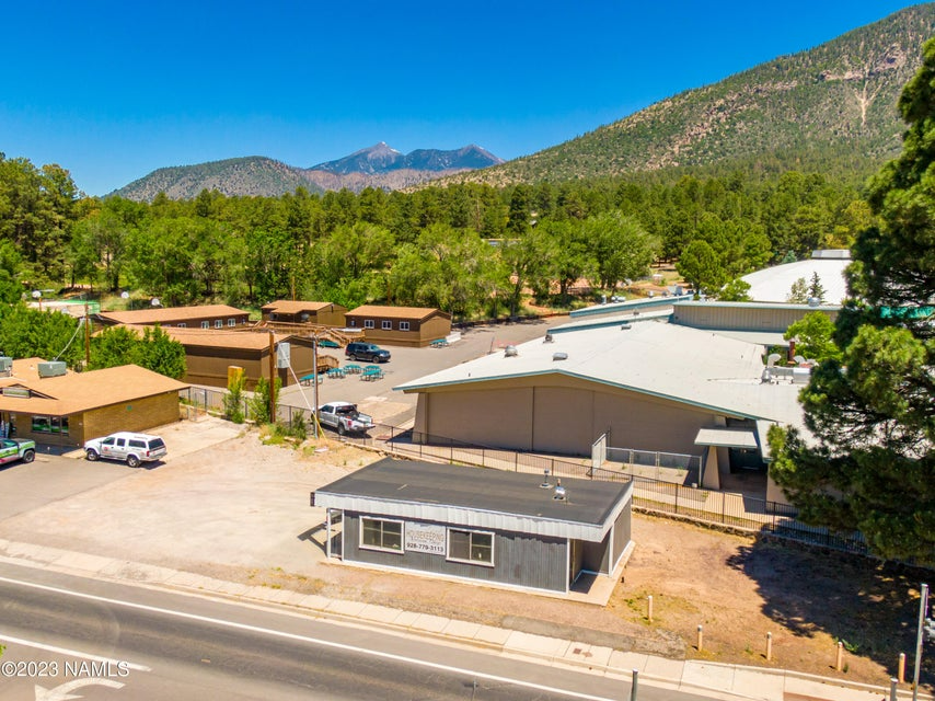 2234 E Cedar Ave, Flagstaff, AZ à vendre Photo principale- Image 1 de 1