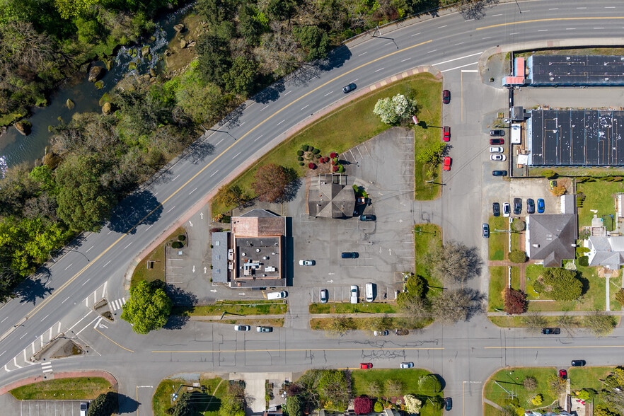 130 Terminal Av N, Nanaimo, BC à vendre - Photo du bâtiment - Image 2 de 8