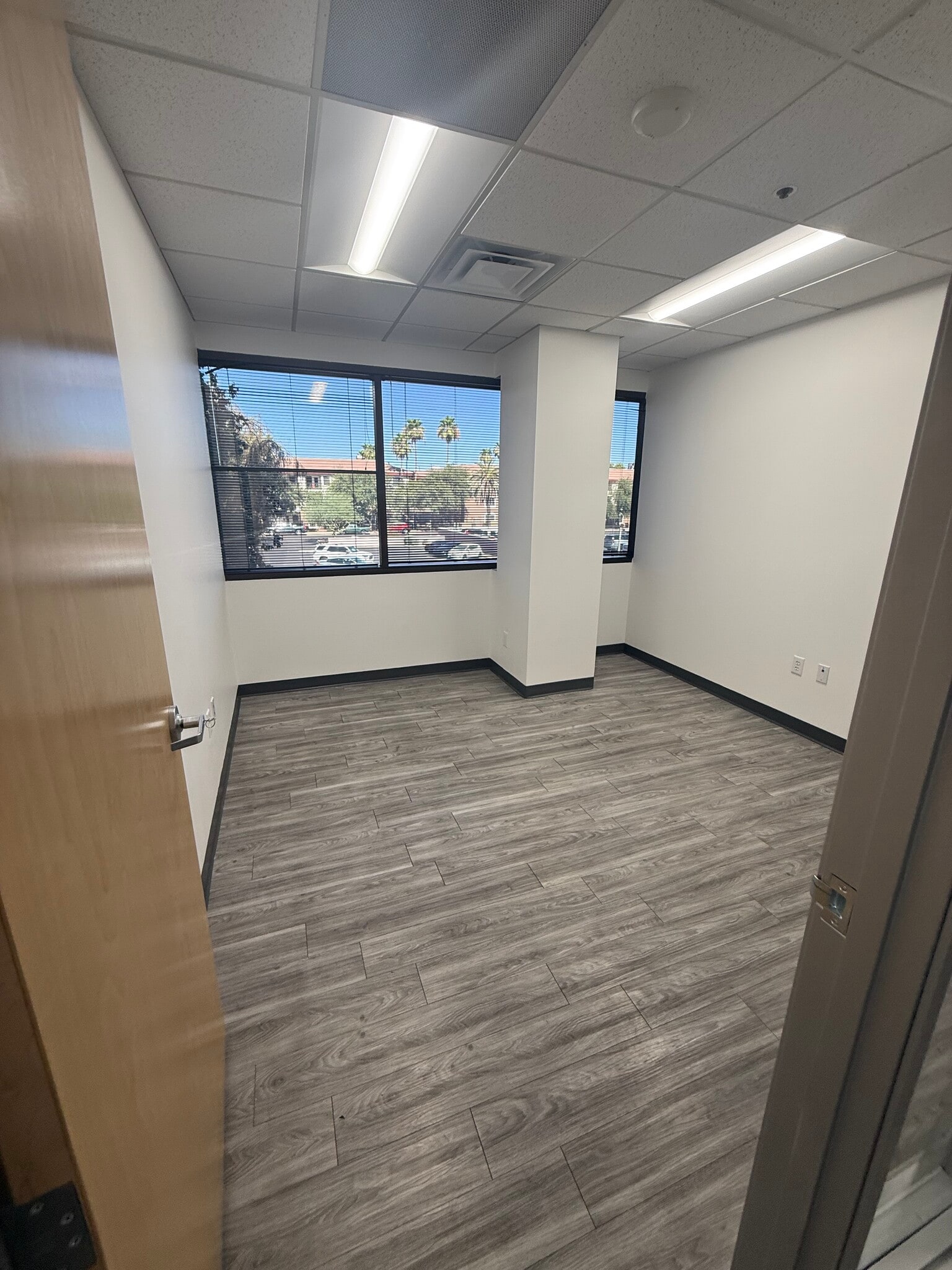 4001 N 3rd St, Phoenix, AZ for lease Interior Photo- Image 1 of 10
