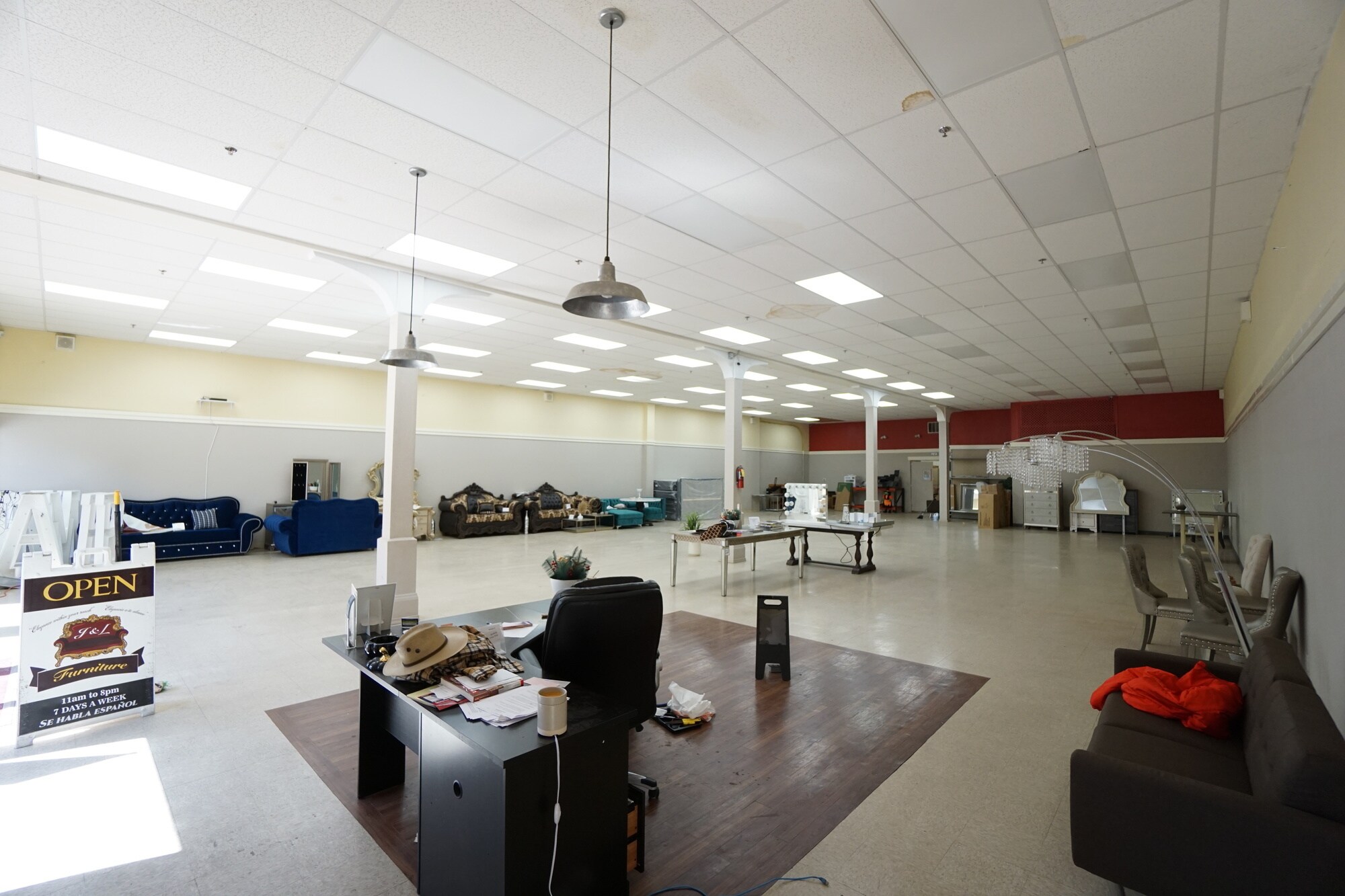 101 S Toppenish Ave, Toppenish, WA à louer Photo du bâtiment- Image 1 de 4