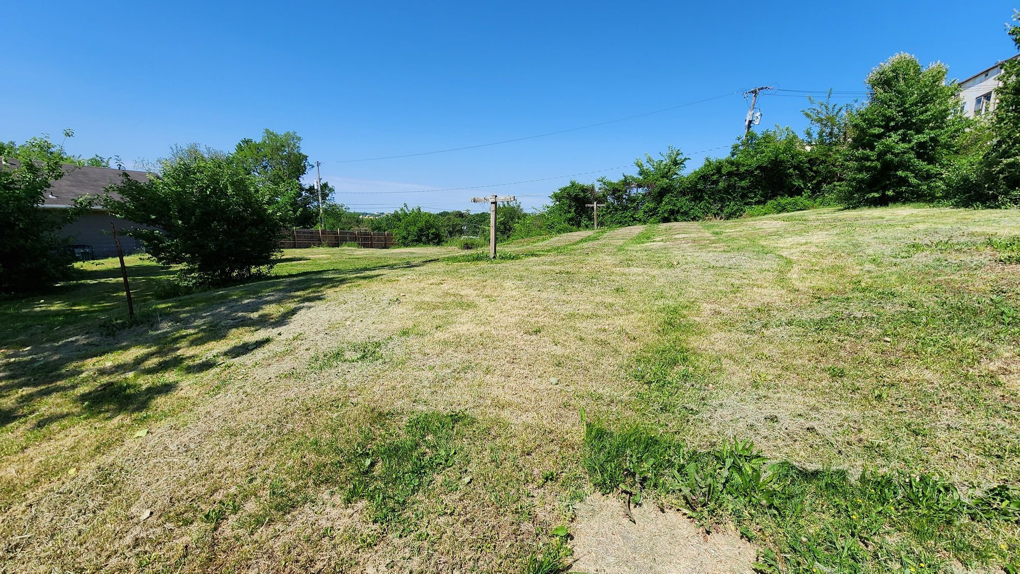 Land Portfolio portefeuille de 2 propriétés à vendre sur LoopNet.ca Photo principale- Image 1 de 3