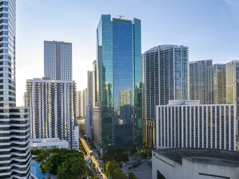 333 SE 2nd Ave, Miami, FL à louer - Photo du bâtiment - Image 1 de 31
