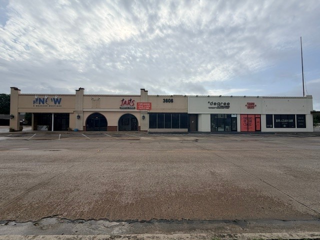3606-3614 Greenville Ave, Dallas, TX for lease - Building Photo - Image 2 of 11