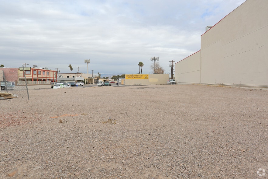 946 E Sahara Ave, Las Vegas, NV for lease - Primary Photo - Image 2 of 14