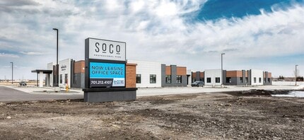 4303-4399 S Columbia Rd, Grand Forks, ND à vendre Photo du bâtiment- Image 1 de 7