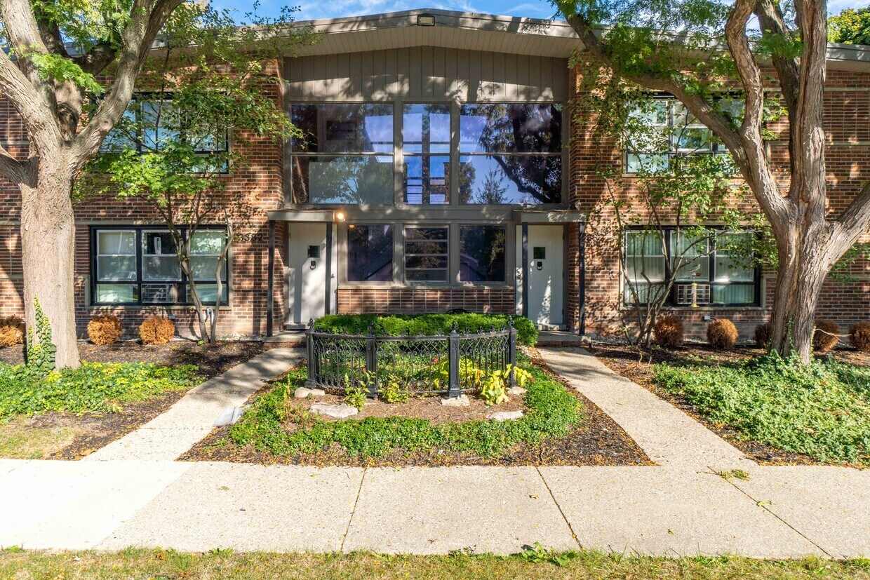 3382 Harvard Rd, Royal Oak, MI à vendre Photo principale- Image 1 de 13