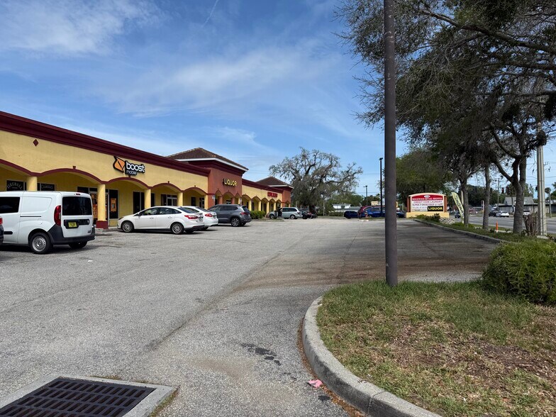 1310 S Ridgewood Ave, Daytona Beach, FL à louer - Photo du bâtiment - Image 3 de 5