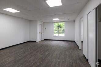 3520 W 69th St, Little Rock, AR for lease Interior Photo- Image 2 of 4