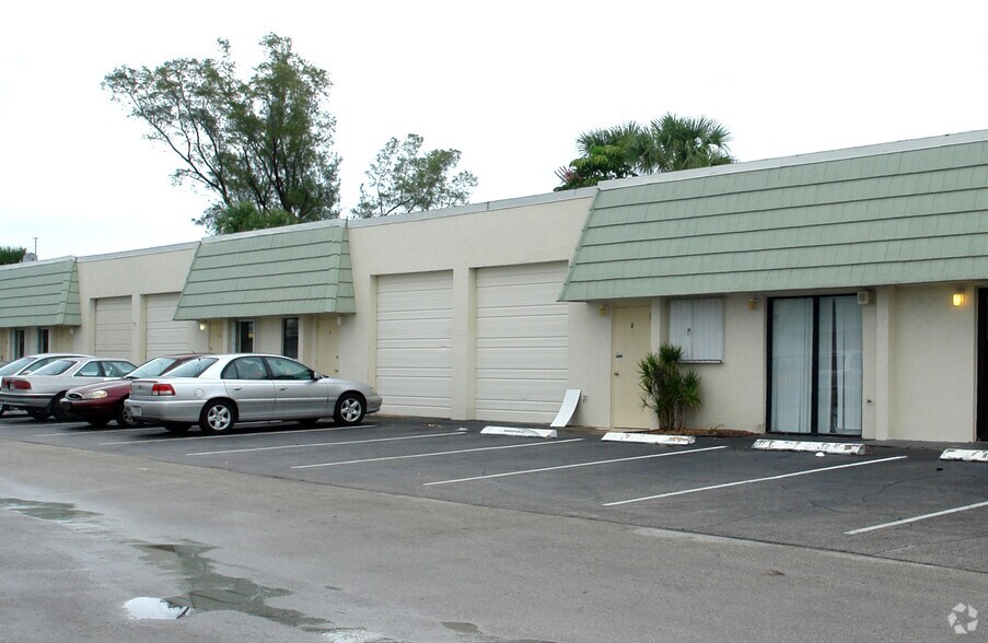 3885 Investment Ln, Riviera Beach, FL à vendre - Photo du bâtiment - Image 2 de 2