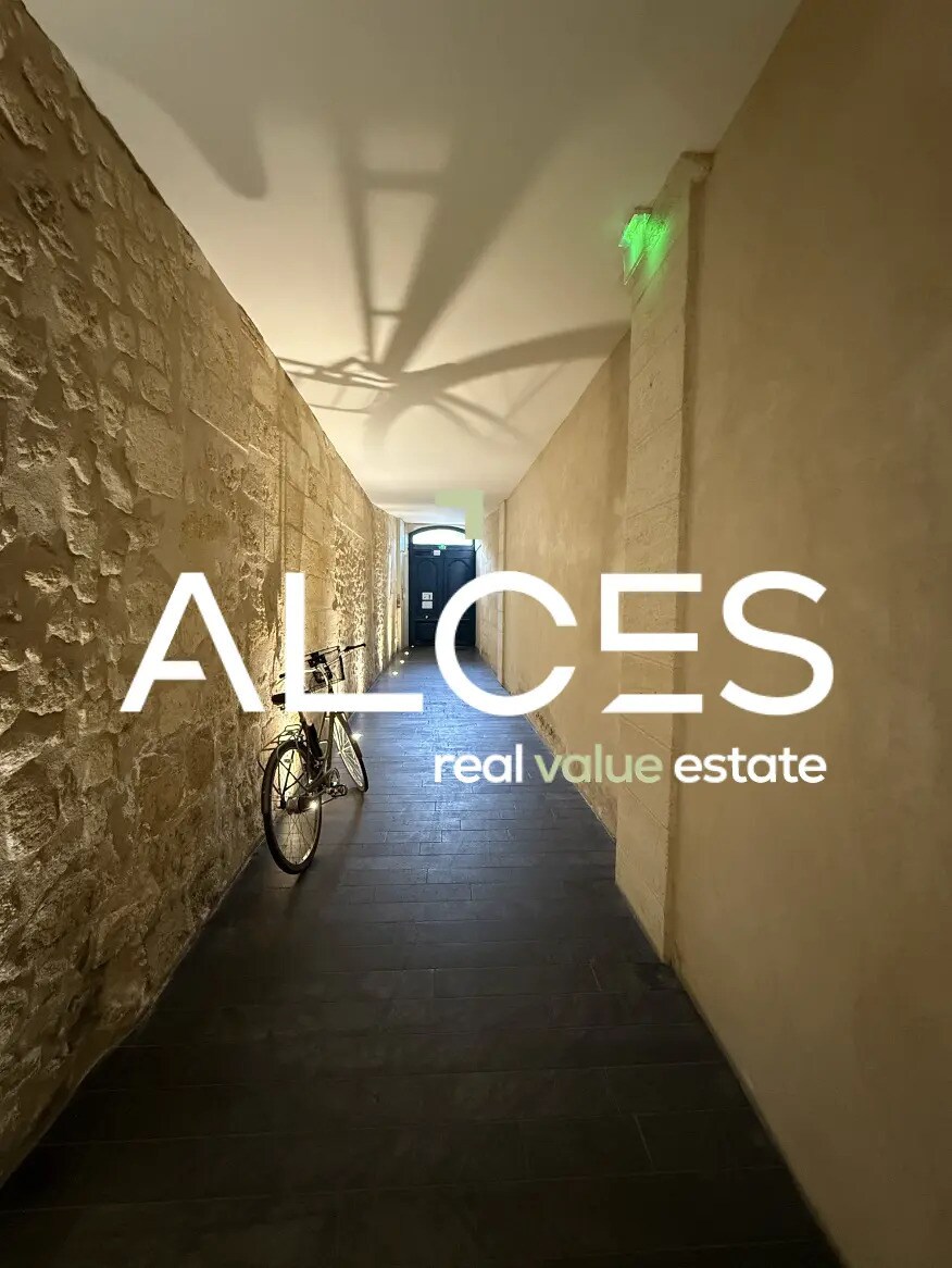 Office in Bordeaux for lease Building Photo- Image 1 of 6