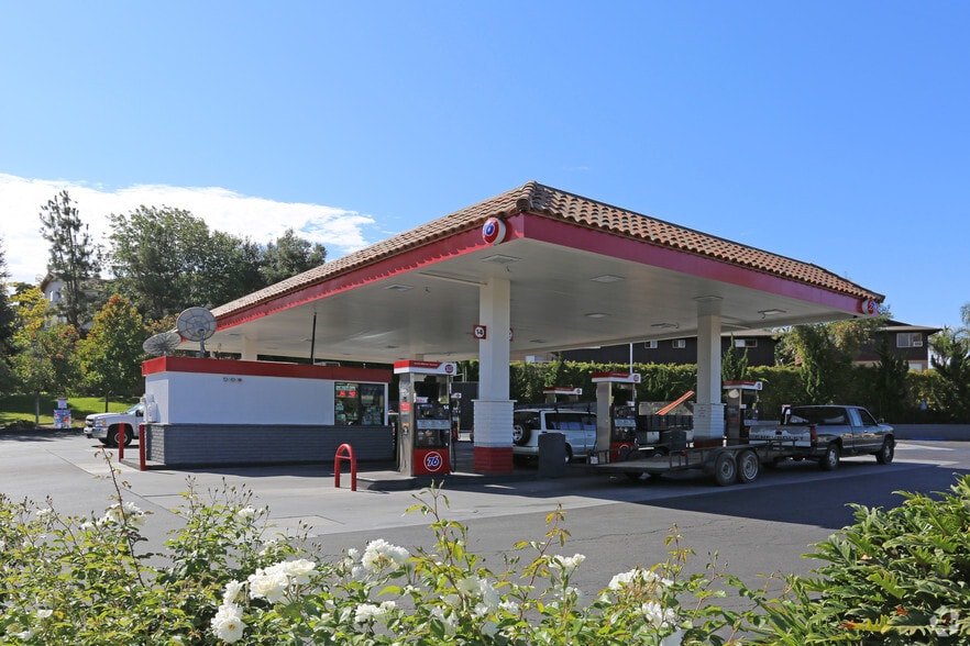 960 Civic Center Dr, Vista, CA à vendre - Photo du bâtiment - Image 3 de 7