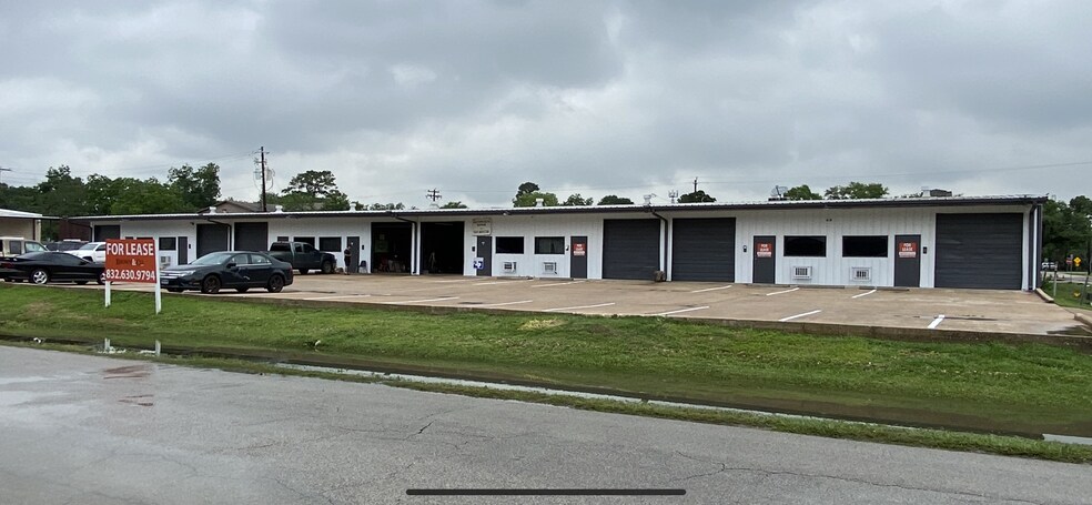 515 Melbourne St, Houston, TX à louer - Photo du bâtiment - Image 1 de 2