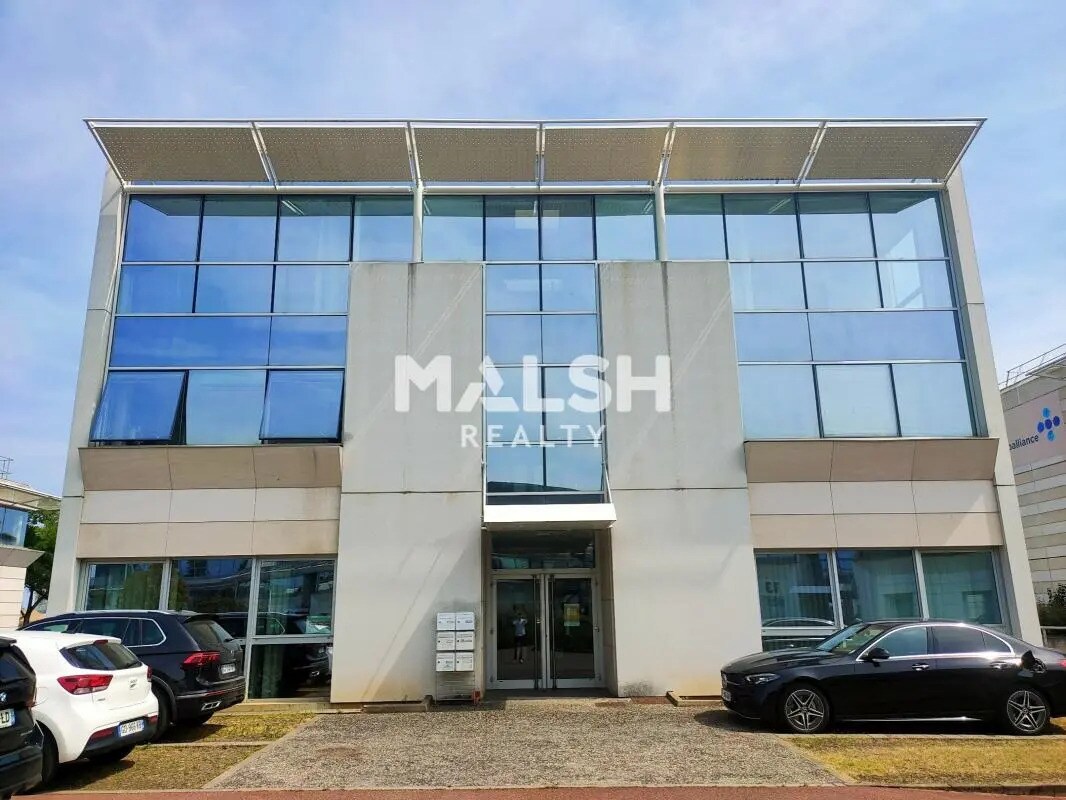 Office in Bron for sale Building Photo- Image 1 of 9