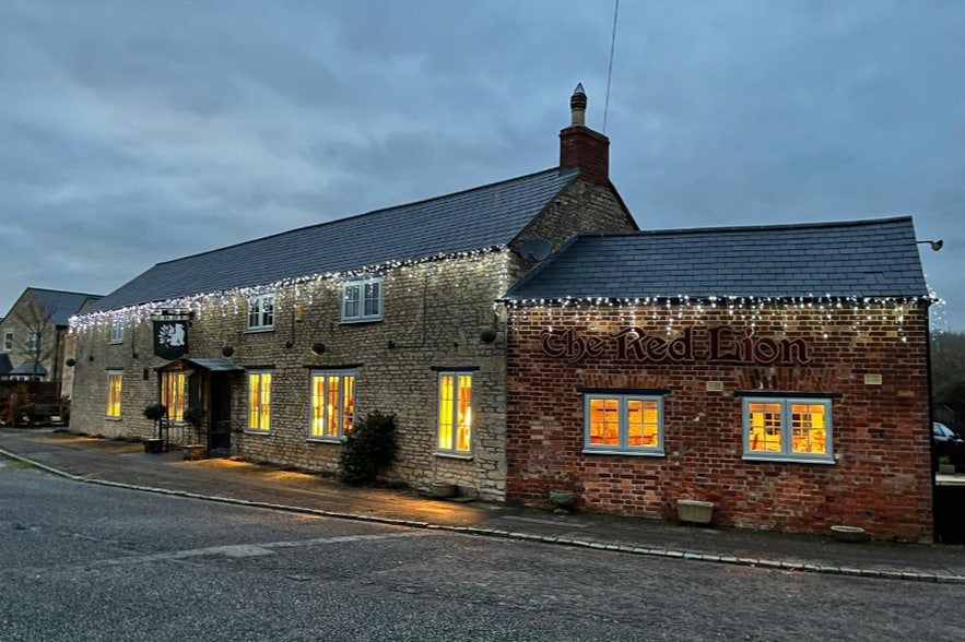 59 Chapel St, Peterborough à vendre - Photo du bâtiment - Image 2 de 8