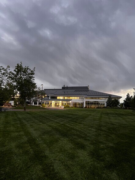 1 International Ct, Broomfield, CO à vendre - Photo du bâtiment - Image 2 de 36