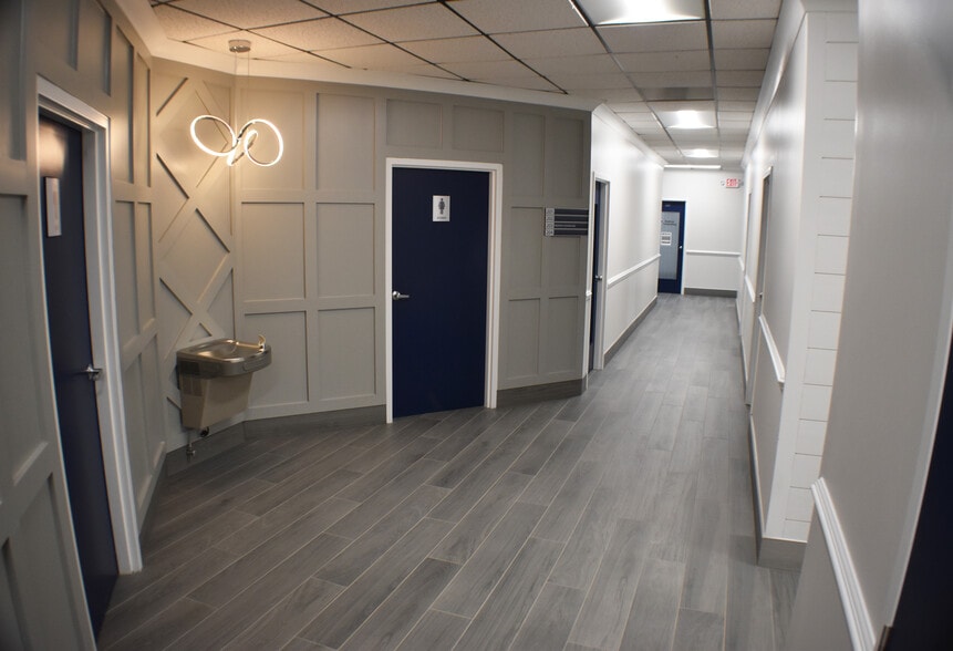 1022 W 1st St, Winston-Salem, NC for lease - Lobby - Image 3 of 10