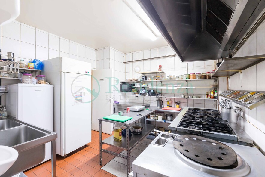 374 Upper Richmond Rd W, London for lease - Building Photo - Image 3 of 18