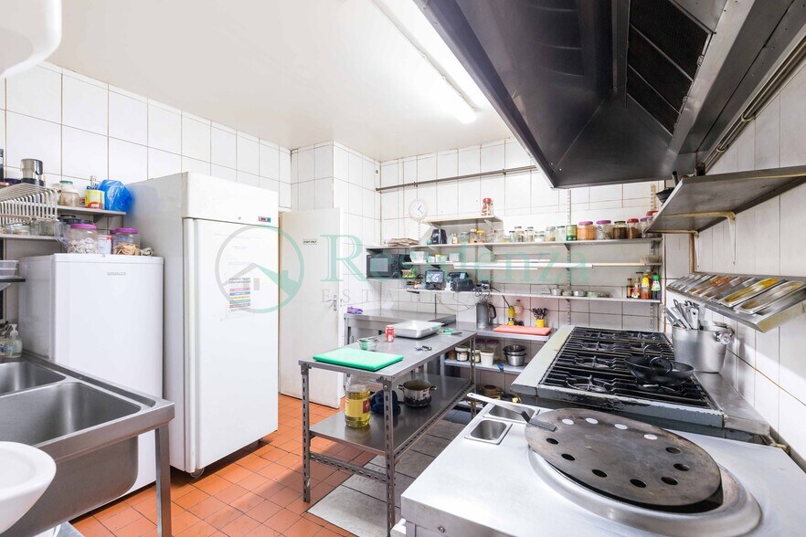 374 Upper Richmond Rd W, Londres à louer - Photo du bâtiment - Image 3 de 17