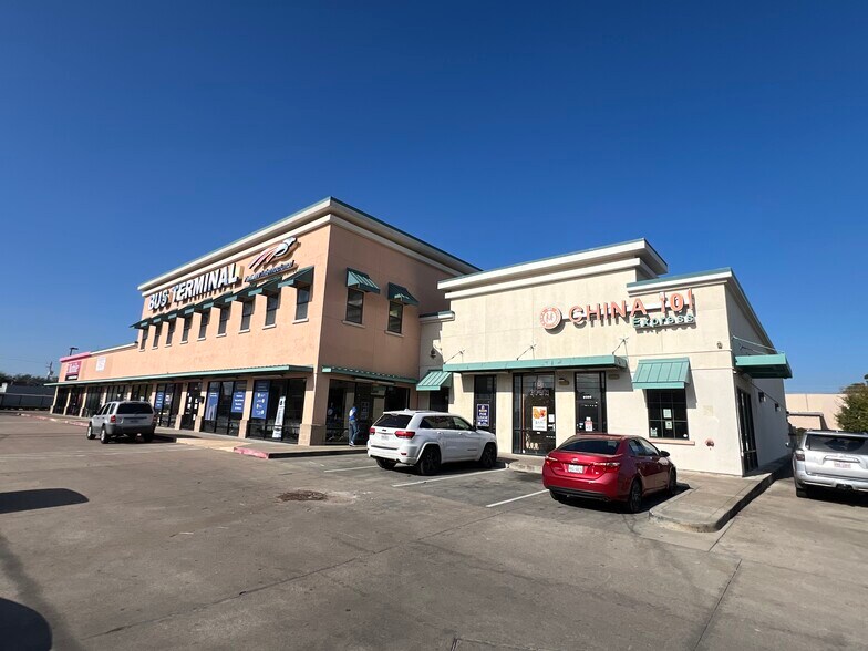 7011 Harrisburg Blvd, Houston, TX à louer - Photo du bâtiment - Image 2 de 2
