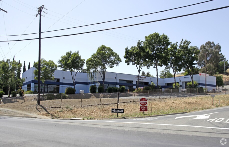 280 Arthur Rd, Martinez, CA à vendre - Photo du bâtiment - Image 2 de 11