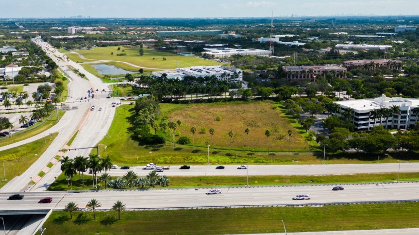 Sawgrass Corporate Pky, Sunrise, FL for sale - Building Photo - Image 1 of 58