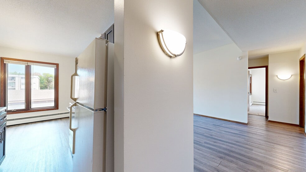 8949 Old Cedar Ave S, Bloomington, MN for sale - Matterport 3D Scan - Image 3 of 50