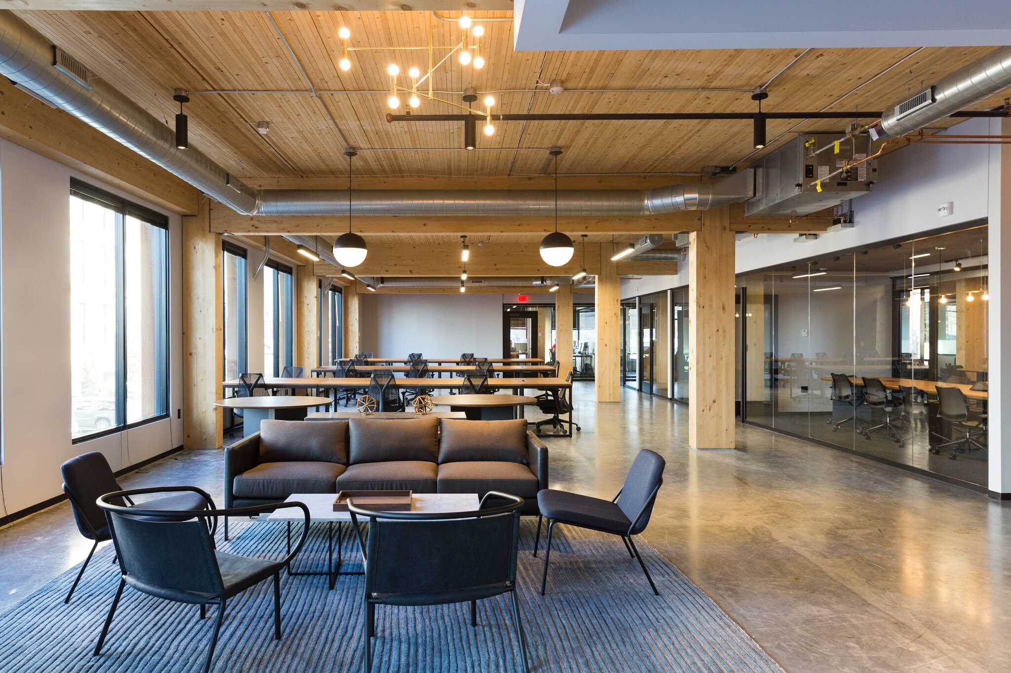 323 Washington Ave N, Minneapolis, MN for lease Interior Photo- Image 1 of 8