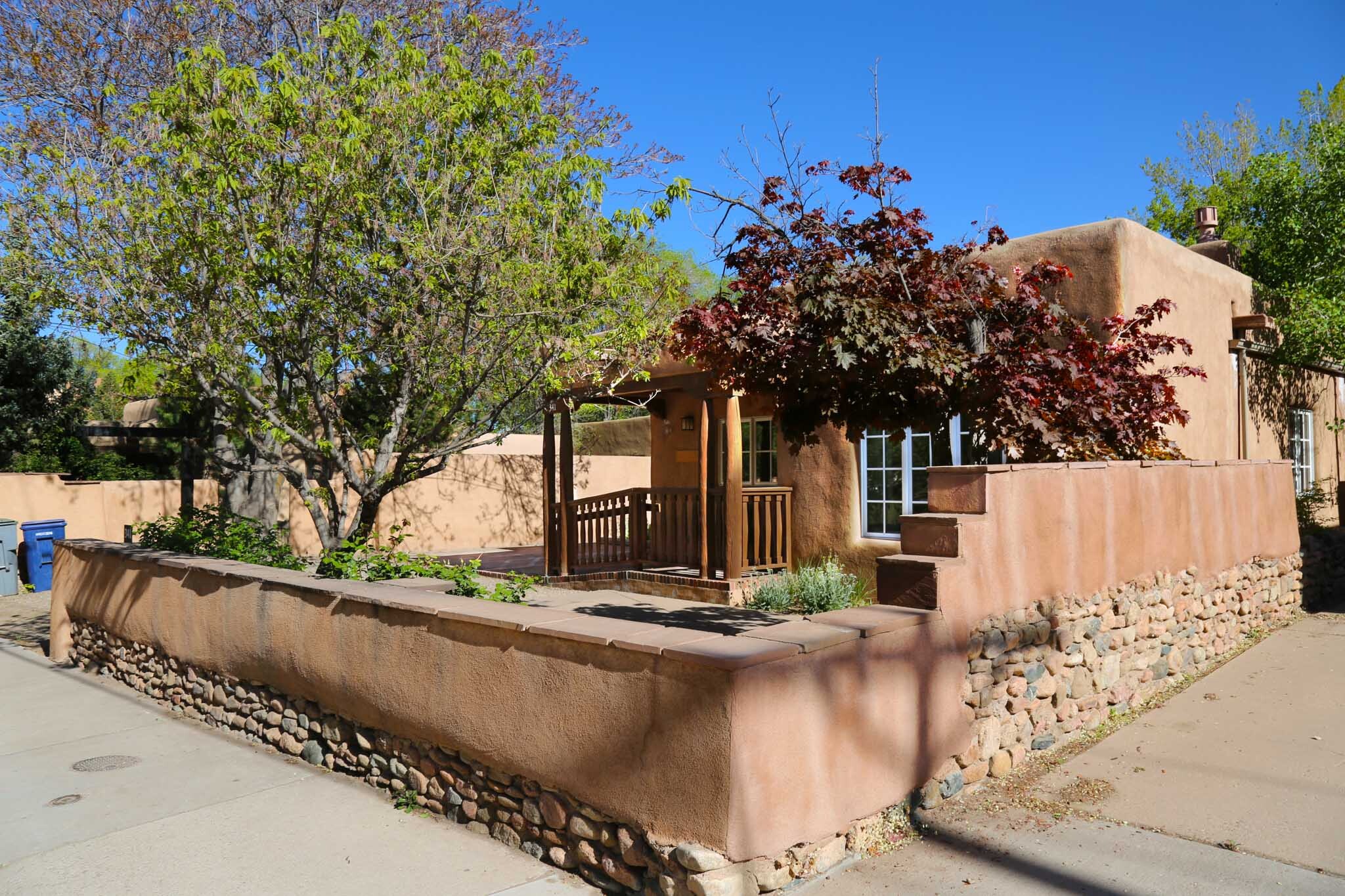 341 E Alameda St, Santa Fe, NM à vendre Photo du bâtiment- Image 1 de 16