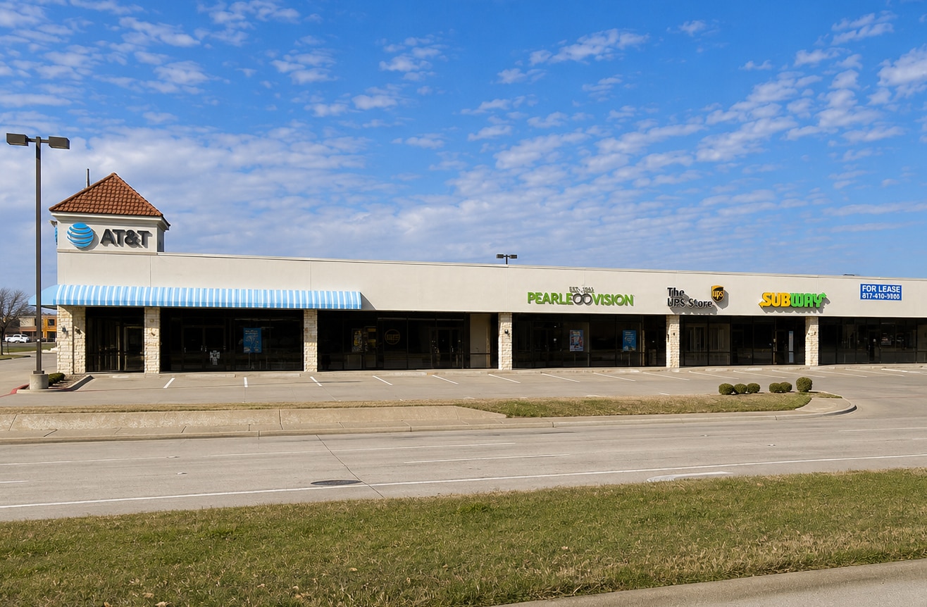 2820-2834 S Hulen St, Fort Worth, TX for lease Building Photo- Image 1 of 8