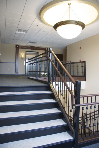 200 Silver St, Agawam, MA for lease - Lobby - Image 2 of 13