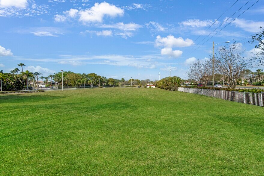 7025 Summerville Ter, Lake Worth, FL for sale - Building Photo - Image 2 of 15