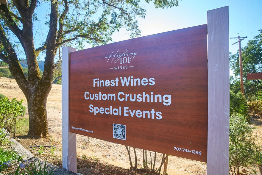 14600 S Highway 101, Hopland, CA for sale - Primary Photo - Image 1 of 39