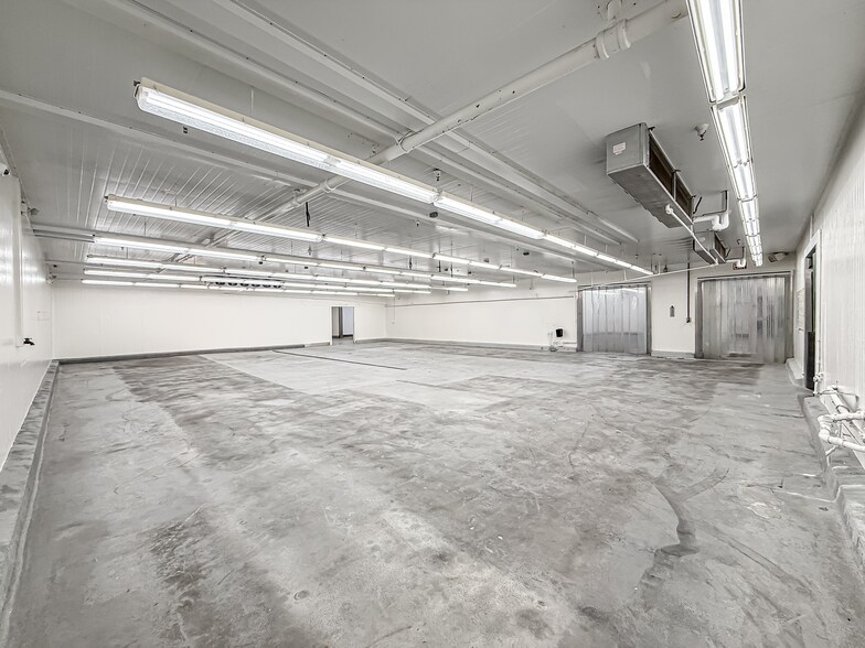 2021 1st St, San Fernando, CA à louer - Photo du bâtiment - Image 3 de 6