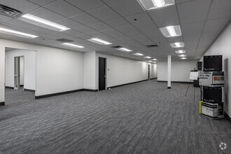1301 Corporate Center Dr, Eagan, MN for lease Interior Photo- Image 2 of 6