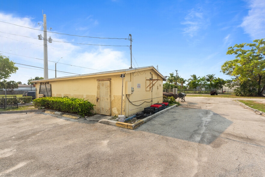700 NW 27th Ave, Fort Lauderdale, FL for lease - Building Photo - Image 2 of 7