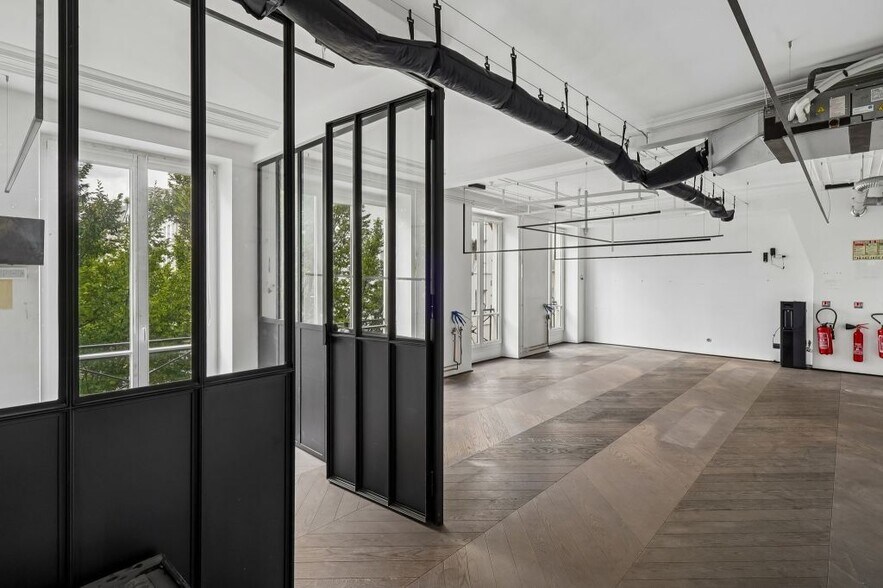 21 Rue Danielle Casanova, Paris à vendre - Photo du bâtiment - Image 3 de 9