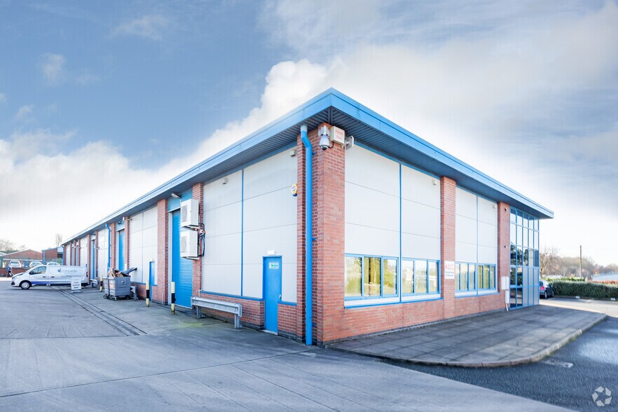 Bettys Ln, Norton Canes à louer - Photo du bâtiment - Image 3 de 4