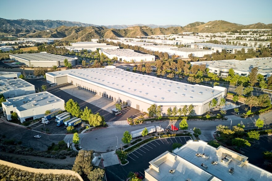 29120 Commerce Center Dr, Valencia, CA à louer - Aérien - Image 2 de 6