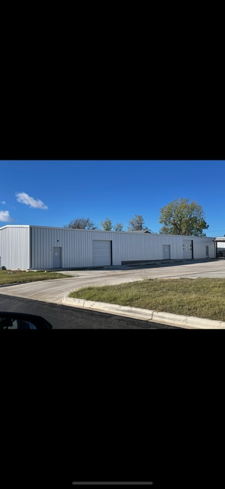 More details for 718 Brehmer Ln, Fredericksburg, TX - Flex for Lease