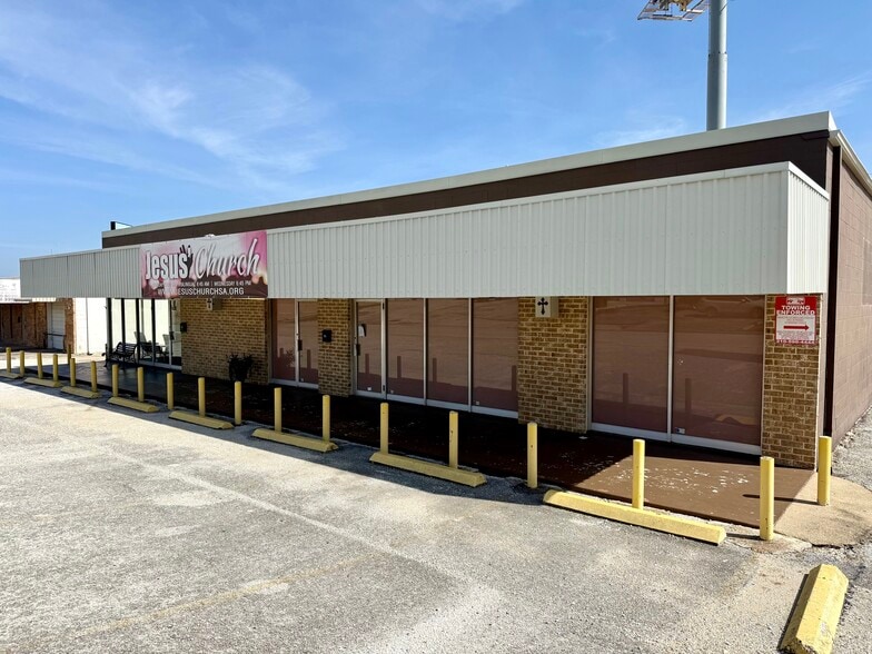 5726 Mobud St, San Antonio, TX for lease - Building Photo - Image 1 of 8